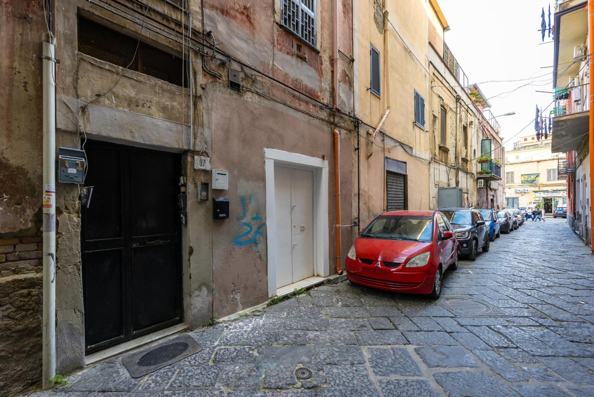 Appartamento A Piazza Mercato By Wonderful Italy Naples Exterior photo